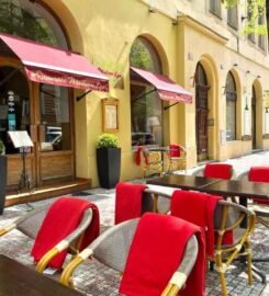 Madame Lyn Restaurant