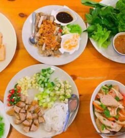 มาดามแหนมเนือง สาขา2 สะพานข้ามแม่น้ำแคว