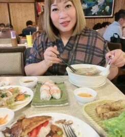 武 鼎越豐越南麵食館