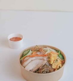 Má Đào Vietnamese