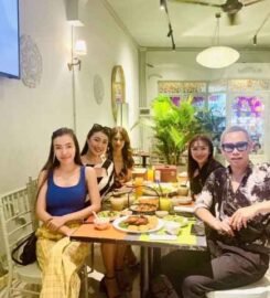 Quán Con Gà Trống