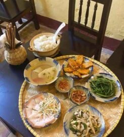 Tiệm Cơm Hồi Nớ