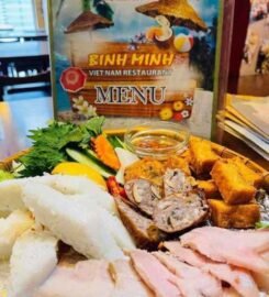 Nha Hang Binh Minh ビンミン梅田店-ベトナム料理