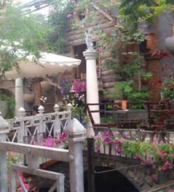 Oasis Cafe Phạm văn Đồng